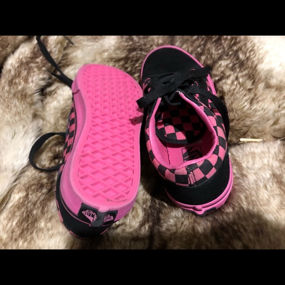 COPY - Boys vans pink checkers shoes - Picture 3 of 4